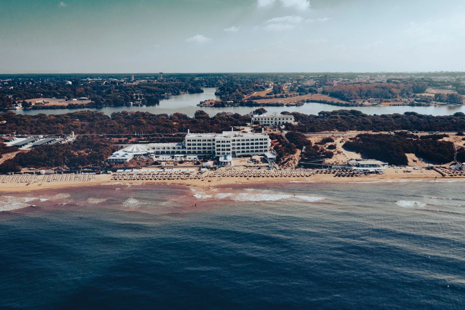 Resort di lusso in Albania: cosa non ti dicono?